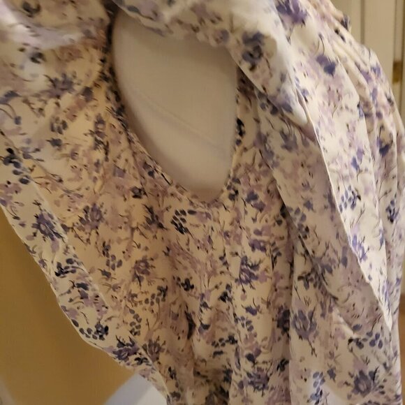 Bishop + Young Flutter sleeve Floral Blouse NWOT Size Small Cream/Blue - Picture 7 of 14